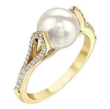 10kt Yellow Gold Diamond & Pearl Ring